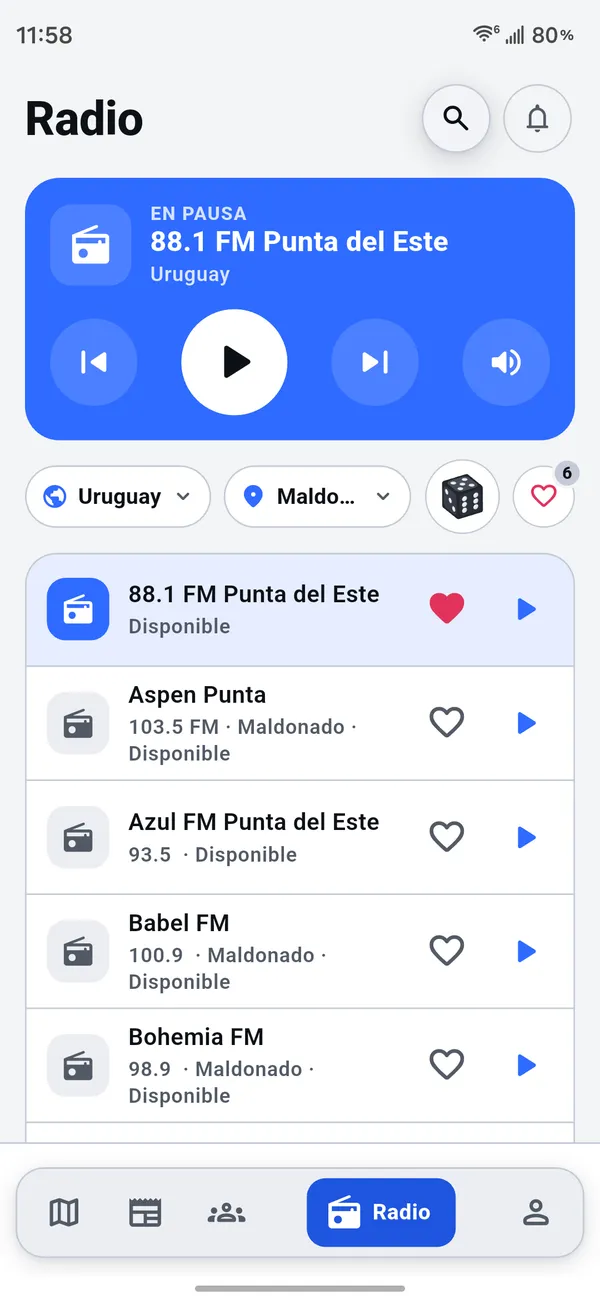Pantalla Radio con emisoras de ejemplo, en modo claro.